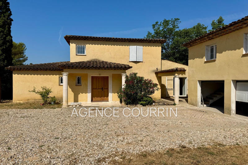 Maison - 205 m² - 5 pièces
