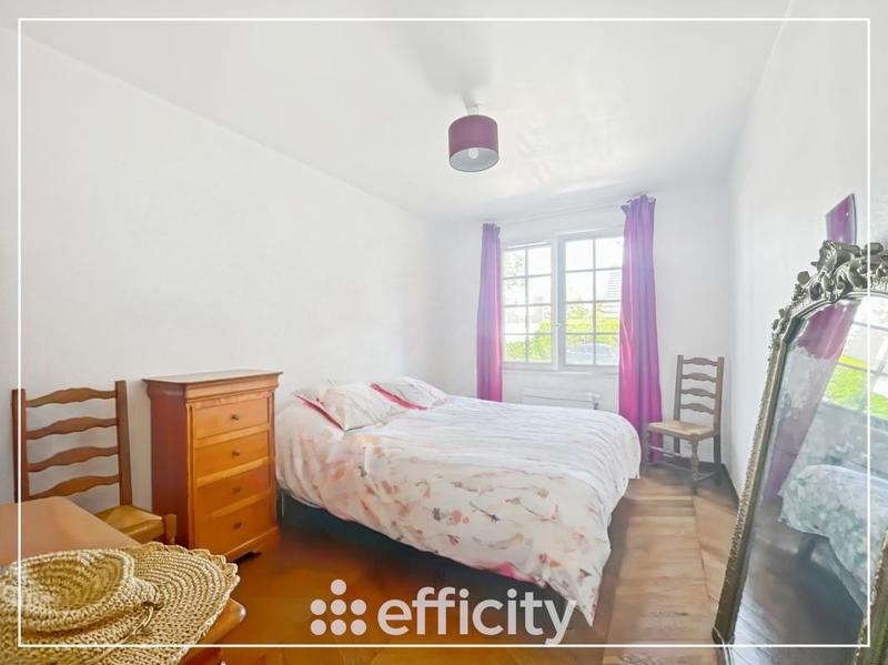 Maison - 180 m² - 7 pièces