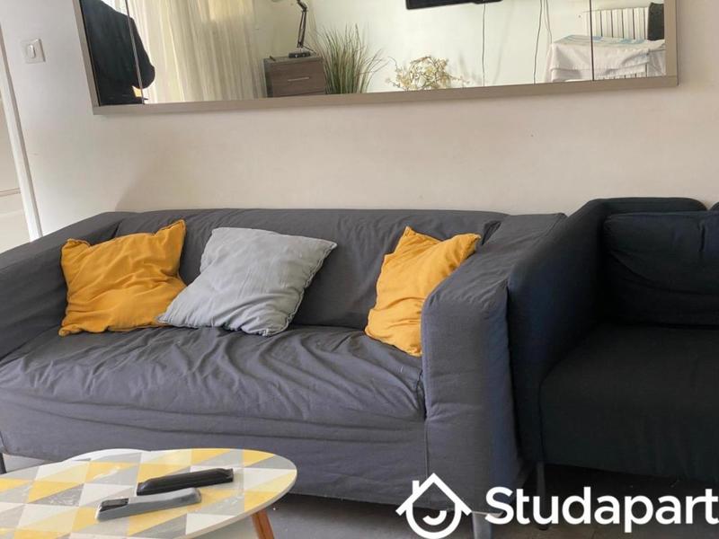 Chambre - 11 m² - 1 pièce