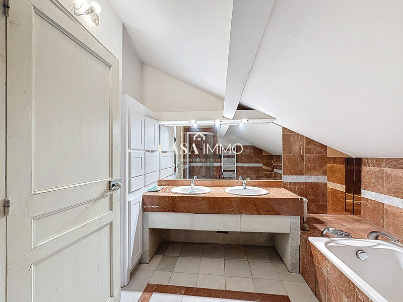 Maison - 197 m² - 4 pièces