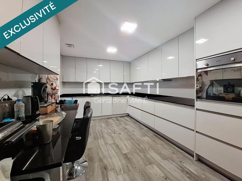 Appartement - 93 m² - 4 pièces