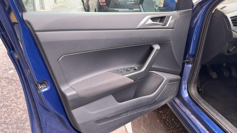 Volkswagen Polo VI 1.0 Tsi 110 R-Line