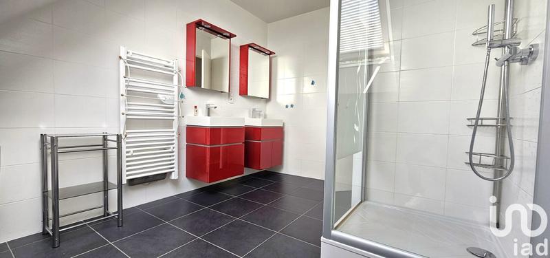 Maison - 284 m² - 9 pièces