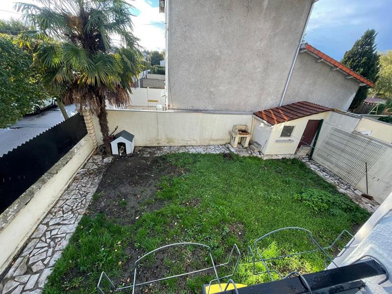 Maison - 255 m² - 9 pièces