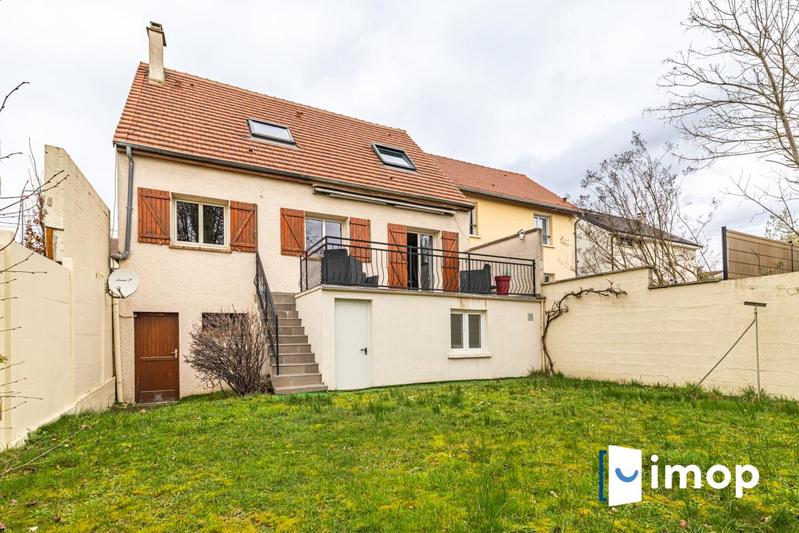 Maison - 110 m² - 6 pièces