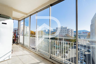 Appartement - 100 m² - 5 pièces