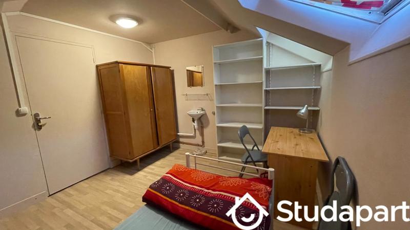 Chambre - 10 m² - 1 pièce