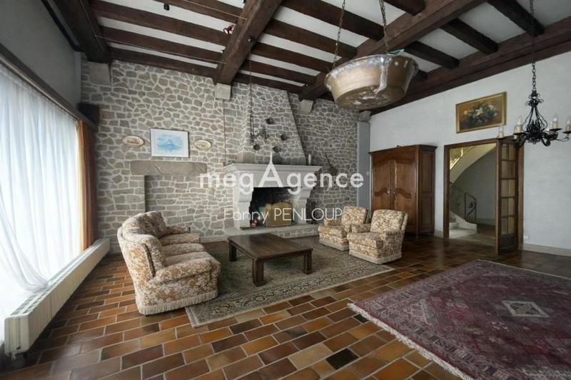 Maison - 200 m² - 8 pièces