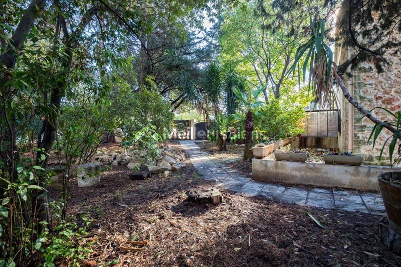 Propriété - 247 m² - 9 pièces