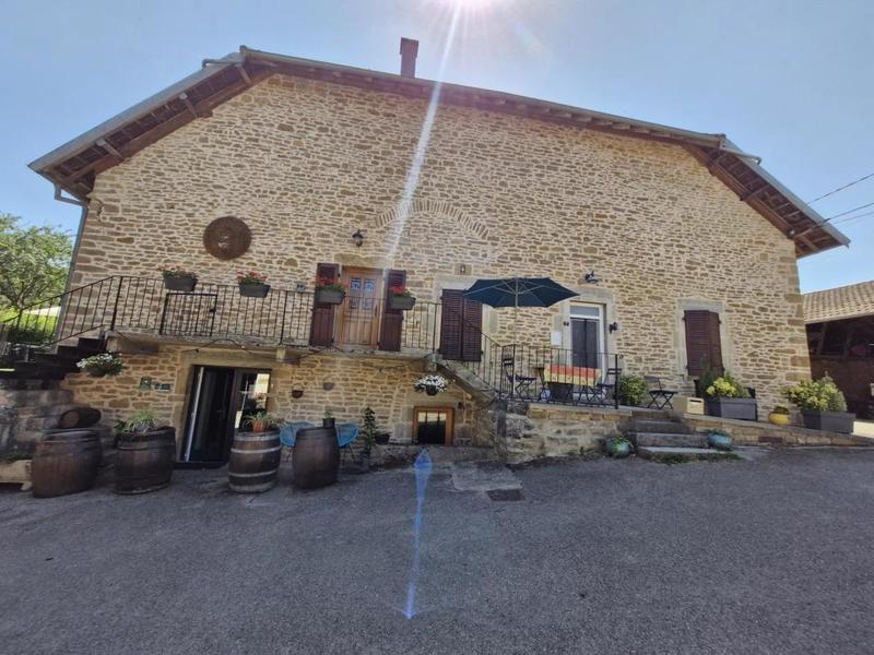 Maison de village - 335 m² - 10 pièces