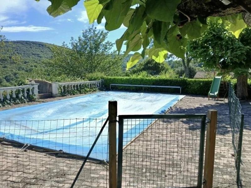 Maison - 300 m² - 9 pièces