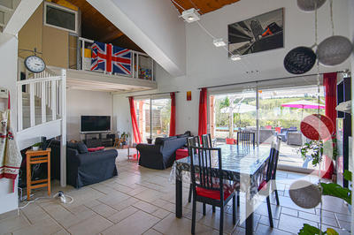 Maison - 197 m² - 6 pièces