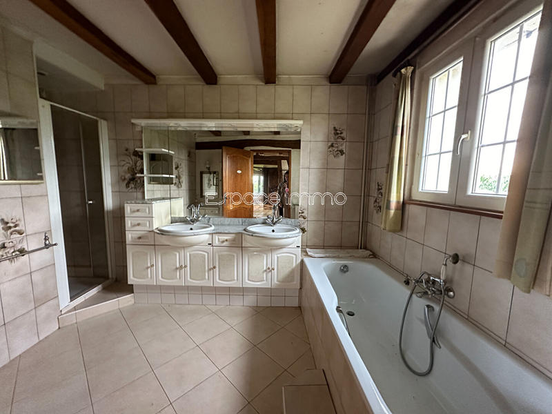 Maison - 213 m² - 7 pièces