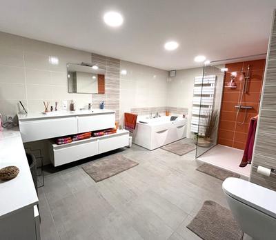 Maison - 161 m² - 9 pièces