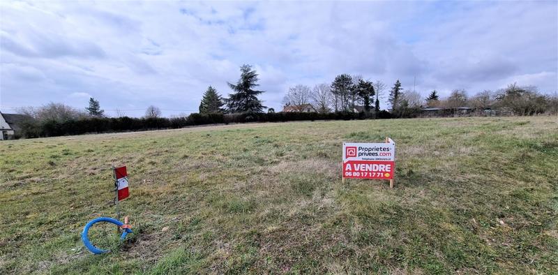 Terrain constructible - 911 m²