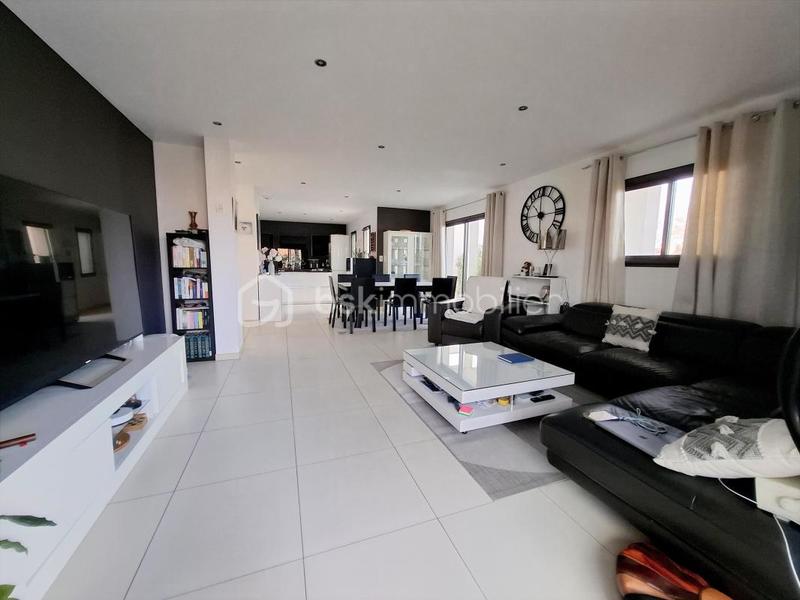 Maison traditionnelle - 156 m² - 6 pièces