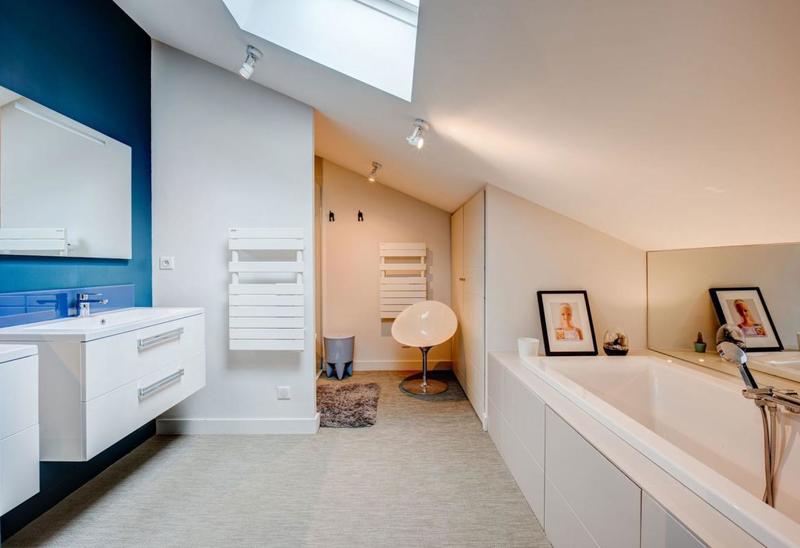 Maison - 235 m² - 9 pièces