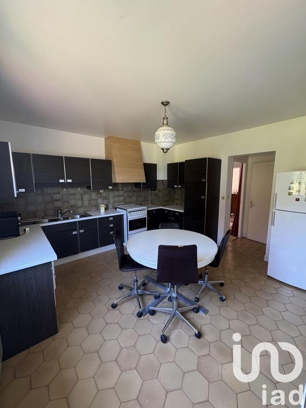 Maison - 270 m² - 9 pièces