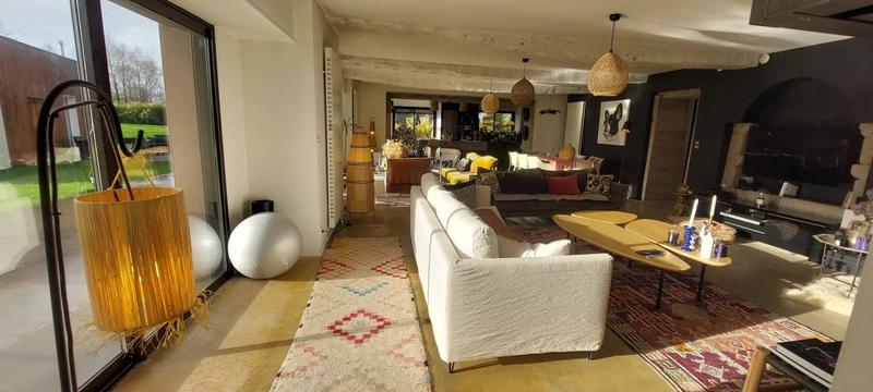 Maison - 300 m² - 7 pièces