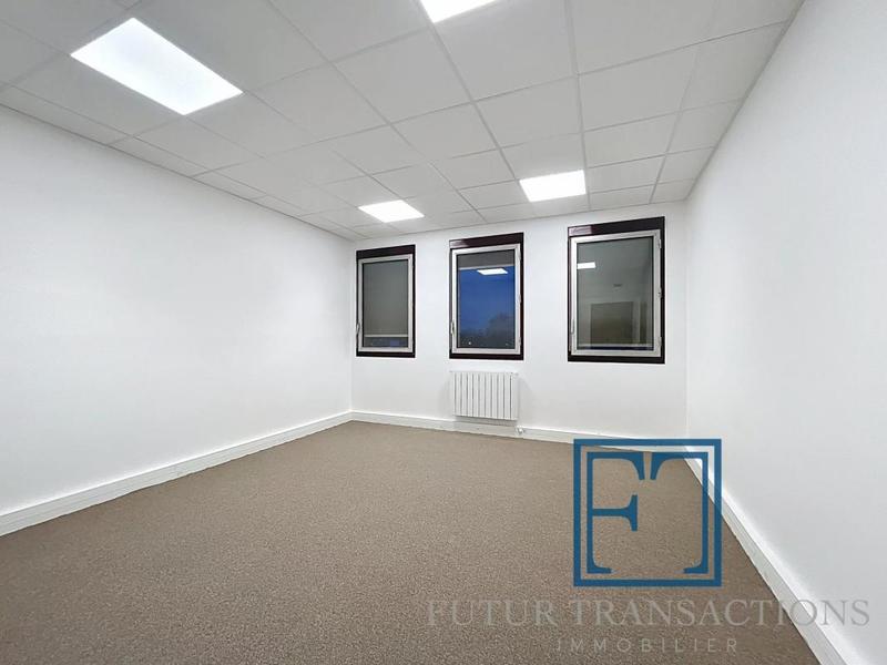 Bureau - 133 m² - 7 pièces