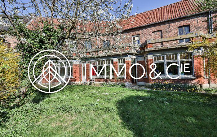 Maison bourgeoise - 350 m² - 6 pièces