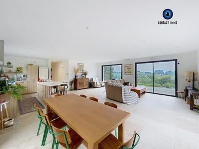 Maison - 143 m² - 4 pièces