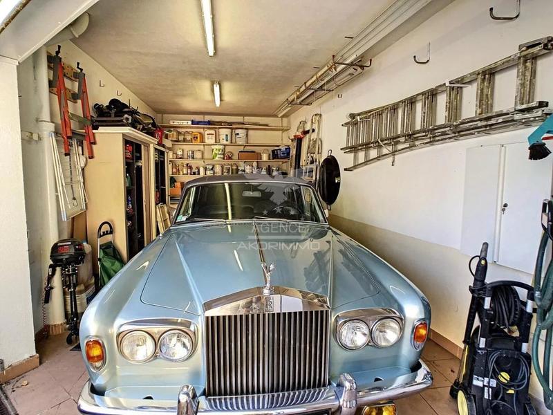 Villa - 320 m² - 9 pièces