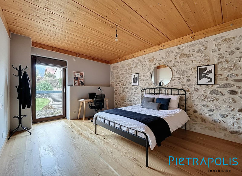 Maison - 255 m² - 5 pièces