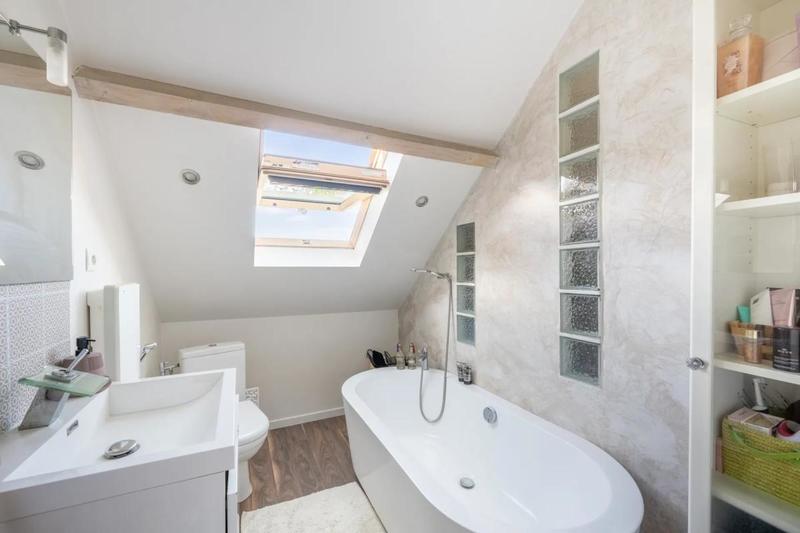 Maison - 167 m² - 7 pièces