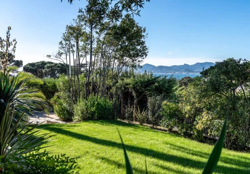 Appartement - 270 m² - 7 pièces