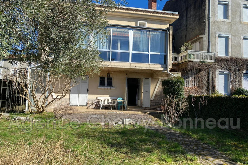 Maison - 294 m² - 14 pièces