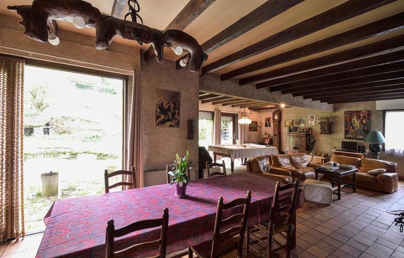 Maison - 335 m² - 11 pièces