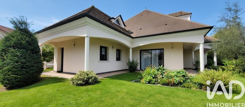 Maison - 240 m² - 9 pièces