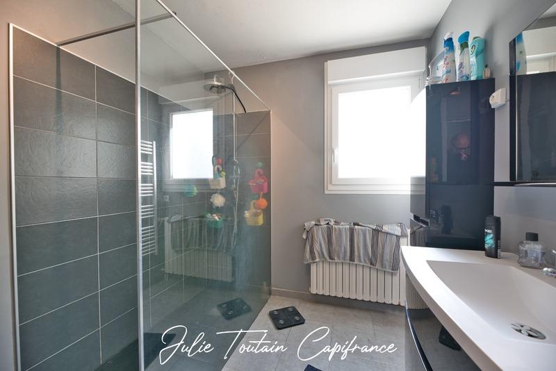 Pavillon - 160 m² - 6 pièces