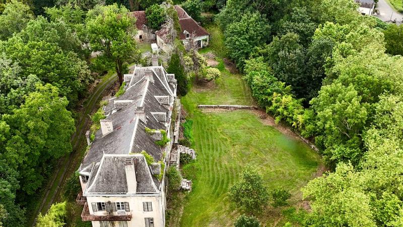 Château - 1 500 m² - 11 pièces