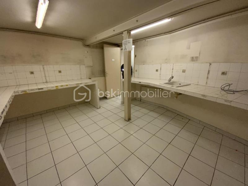 Local commercial - 149 m² - 7 pièces