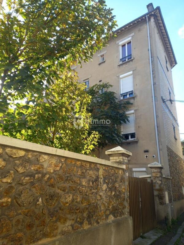 Maison - 240 m² - 11 pièces