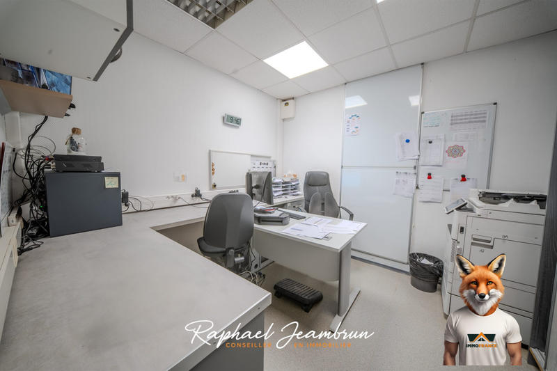 Local commercial - 710 m²