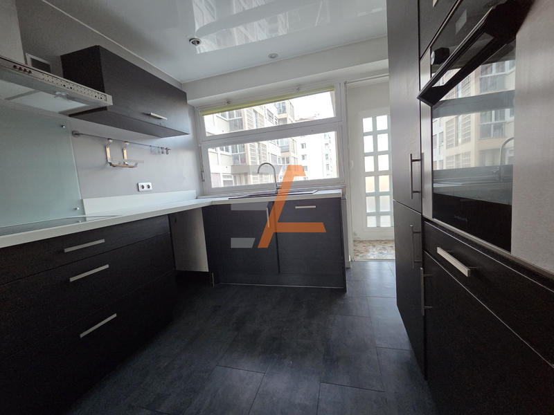 Appartement - 103 m² - 6 pièces