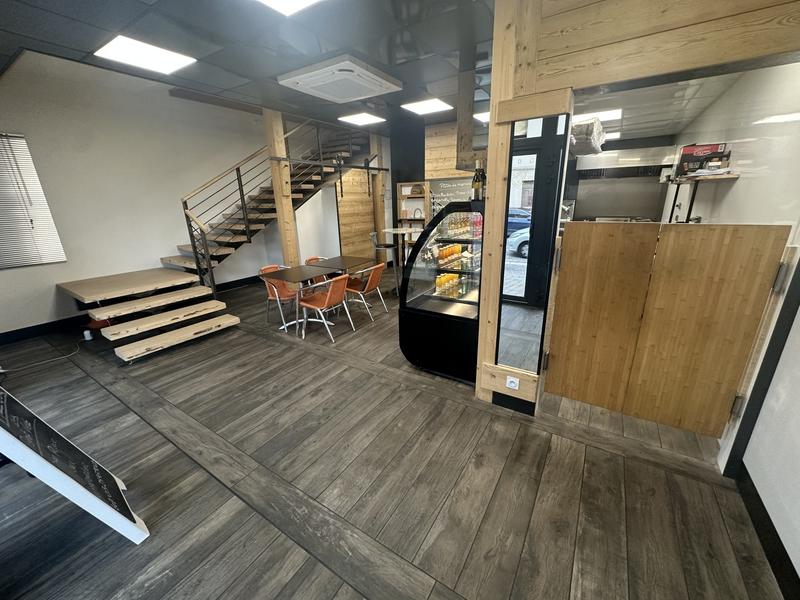 Local d'activités - 164 m²