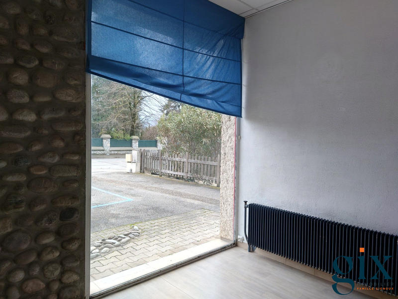 Local commercial - 80 m² - 4 pièces