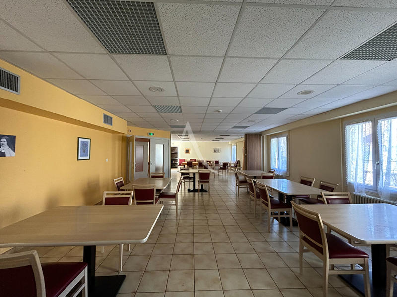 Immeuble - 150 m² - 35 pièces