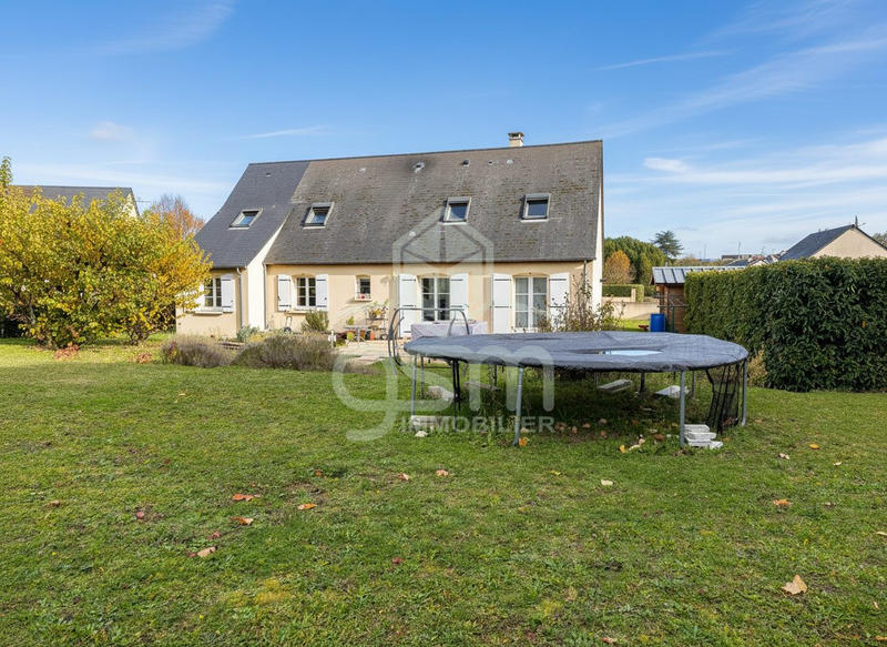 Maison traditionnelle - 162 m² - 6 pièces