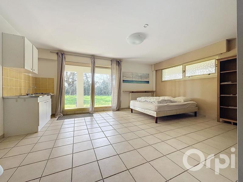 Maison - 450 m² - 8 pièces