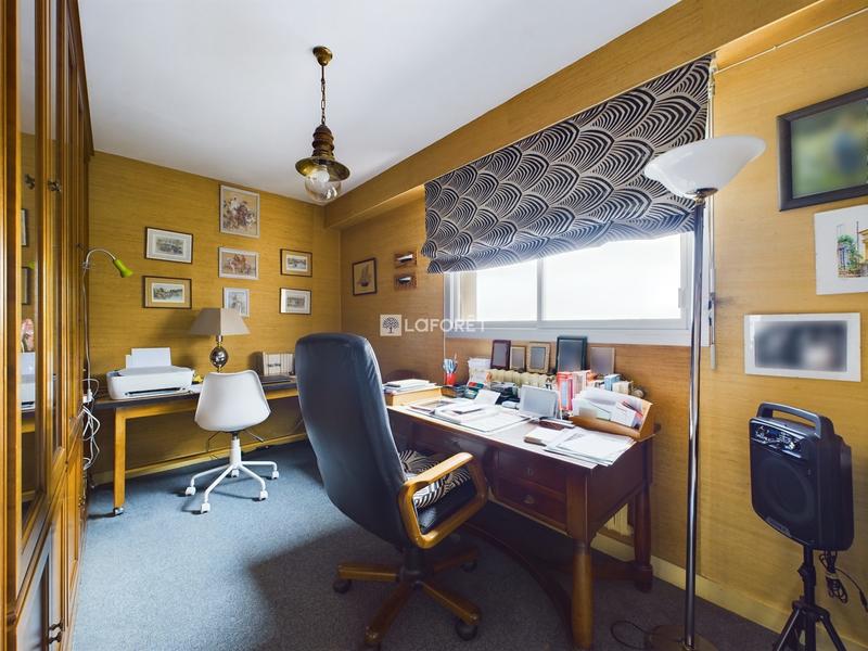 Maison - 213 m² - 8 pièces