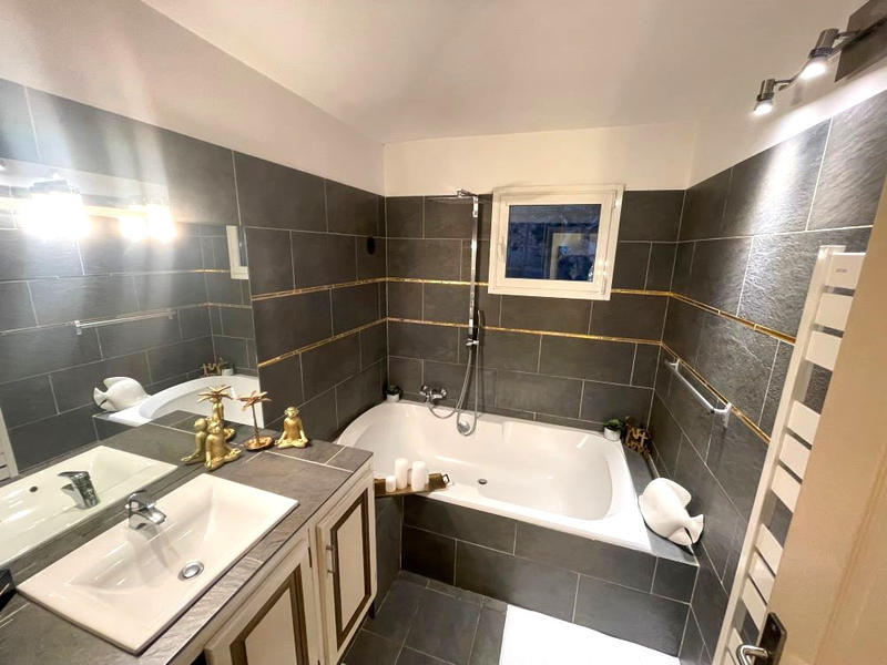 Villa - 146 m² - 5 pièces