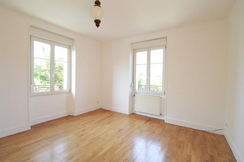 Maison - 216 m² - 7 pièces