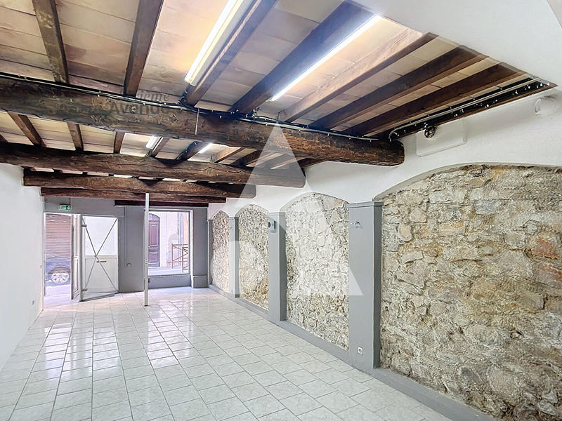 Local commercial - 85 m² - 2 pièces