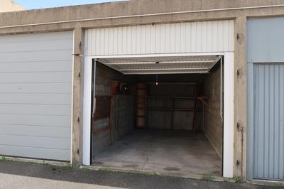 Parking / Garage - 12 m²