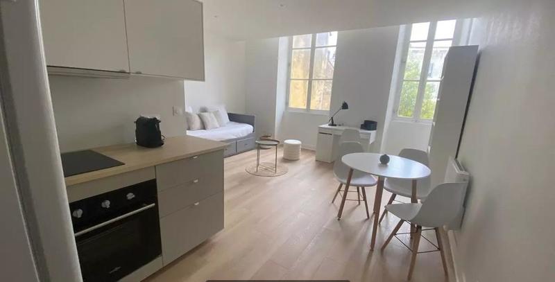 Studio - 30 m² - 1 pièce